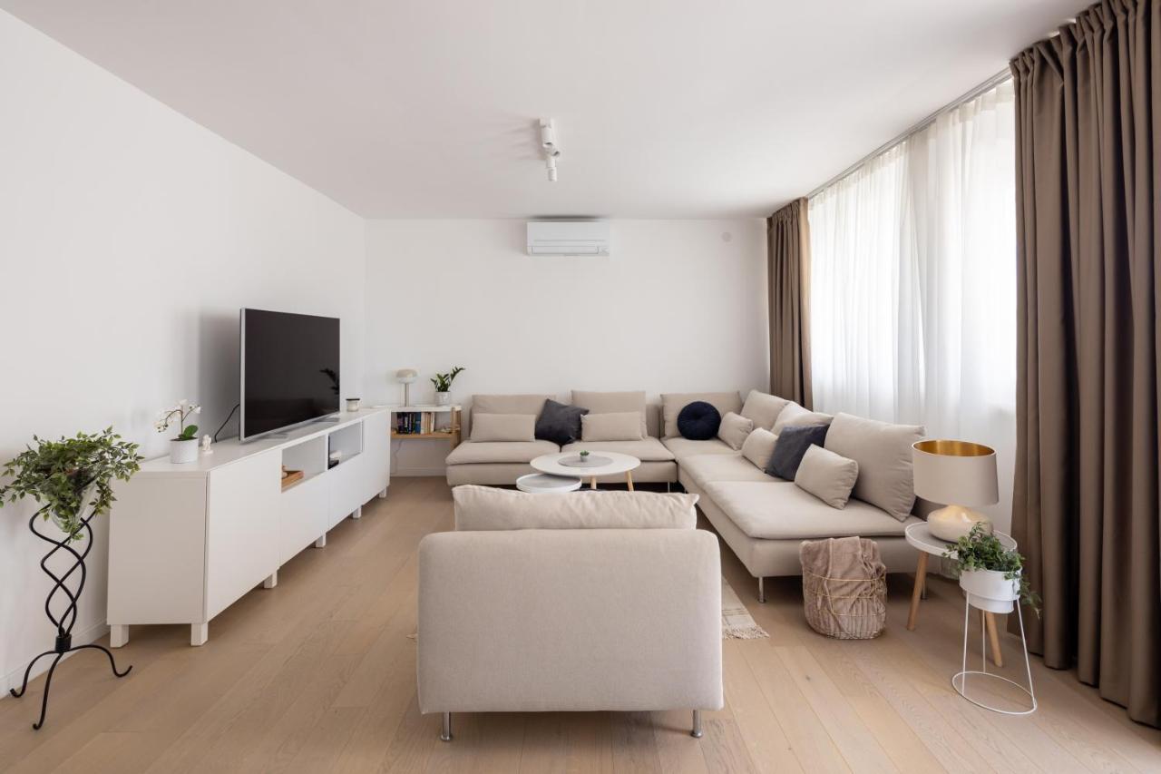 Apartment Nova 4* ドゥギ・ラット エクステリア 写真