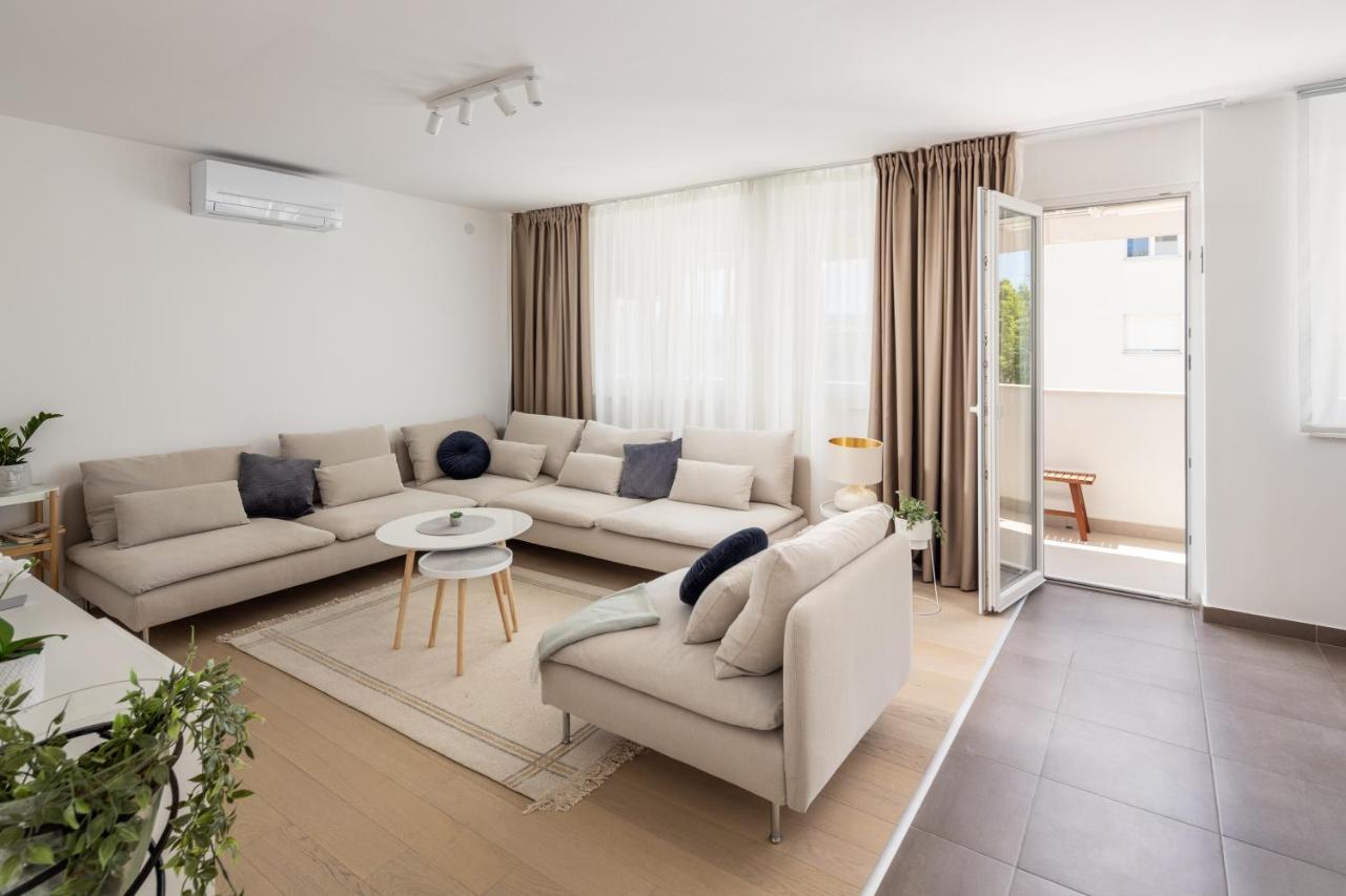 Apartment Nova 4* ドゥギ・ラット エクステリア 写真
